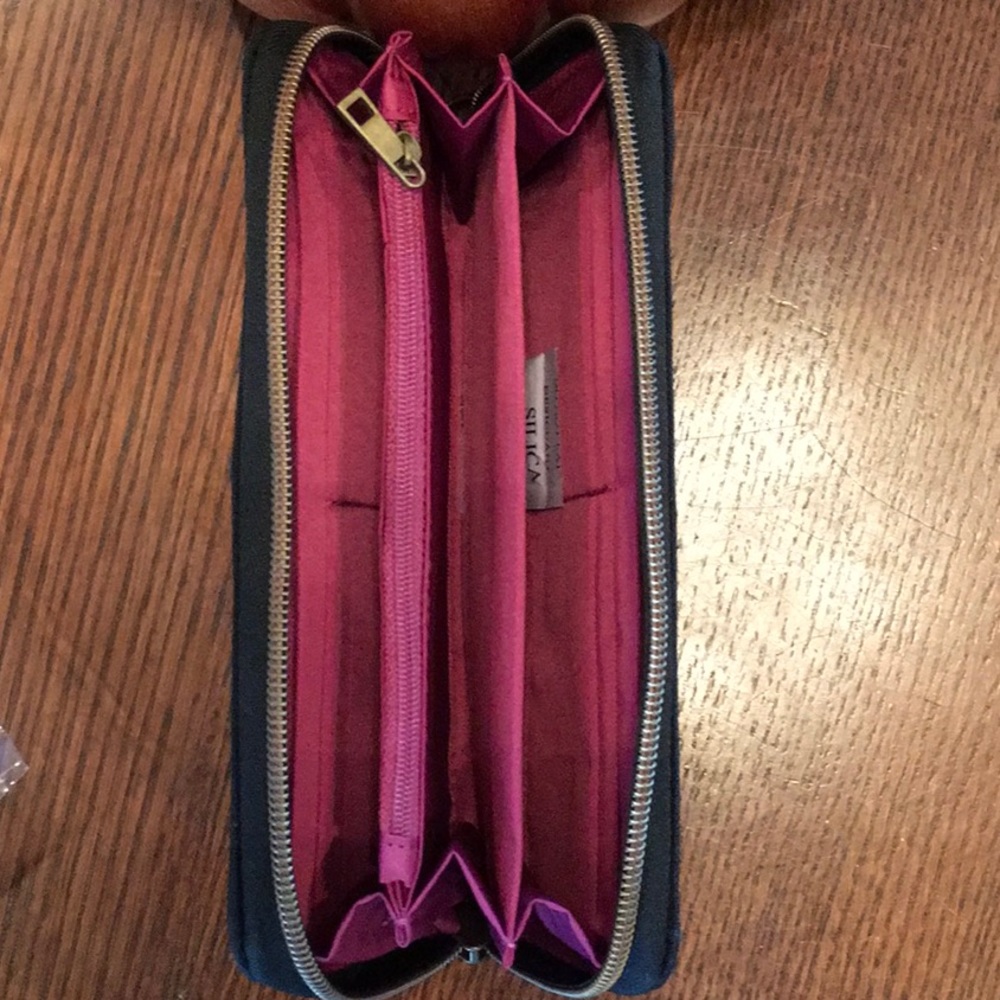 Travelon Wallet - Picture 4 of 6